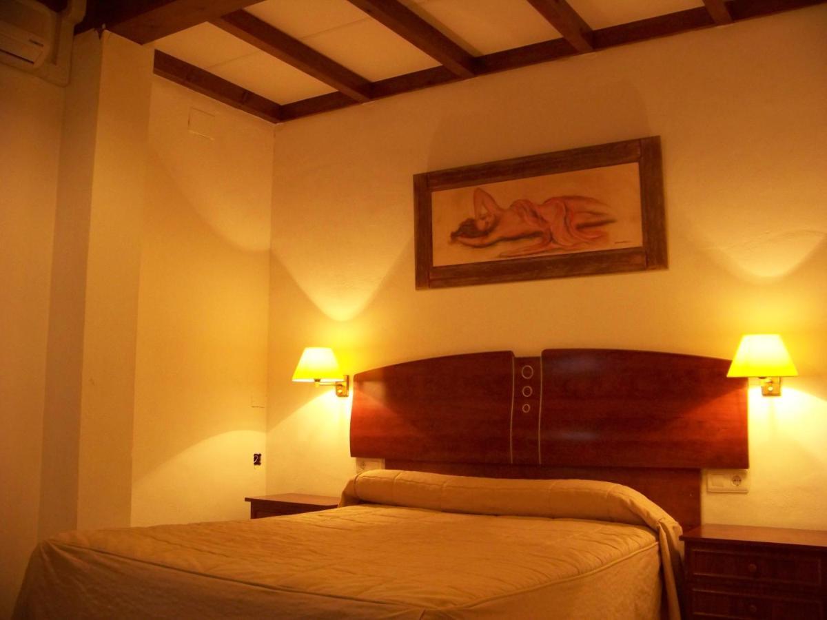 Hostal El Lirio Bollullos Par del Condado Room photo