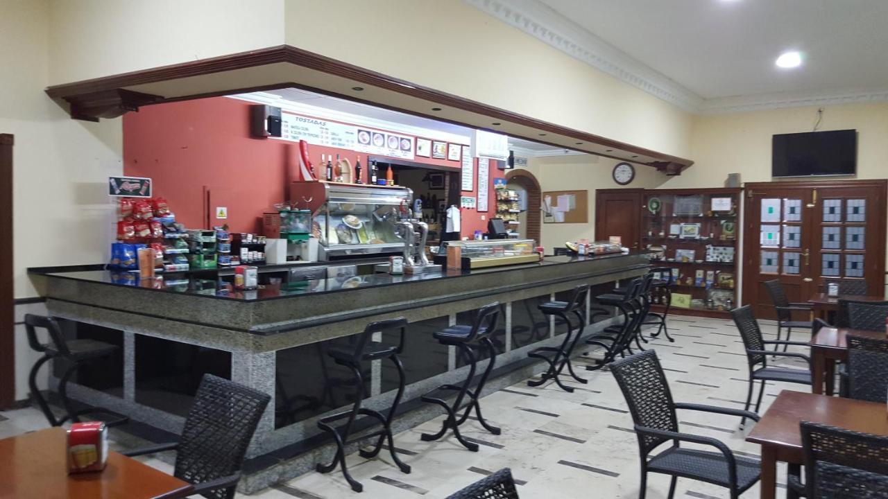 Hostal El Lirio Bollullos Par del Condado Exterior photo