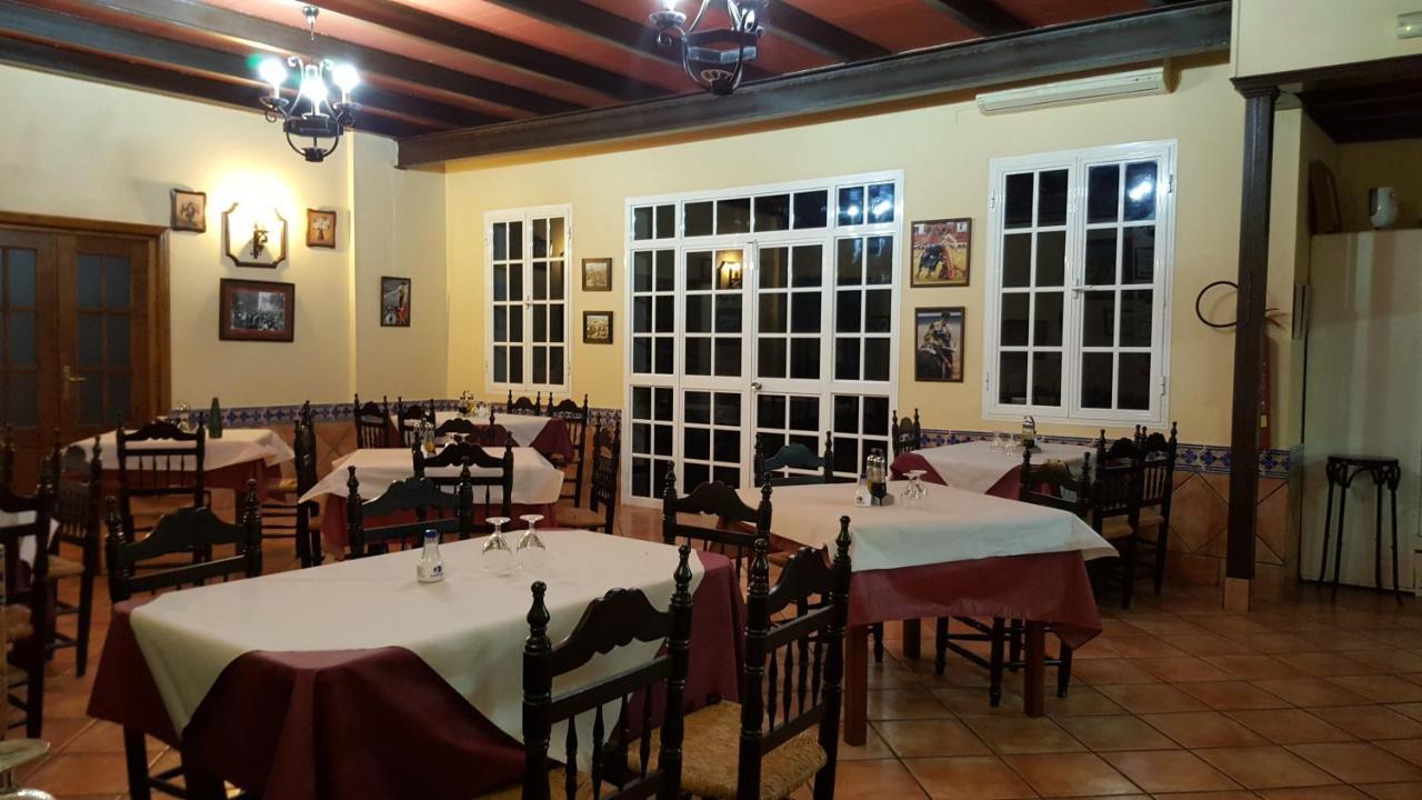 Hostal El Lirio Bollullos Par del Condado Exterior photo