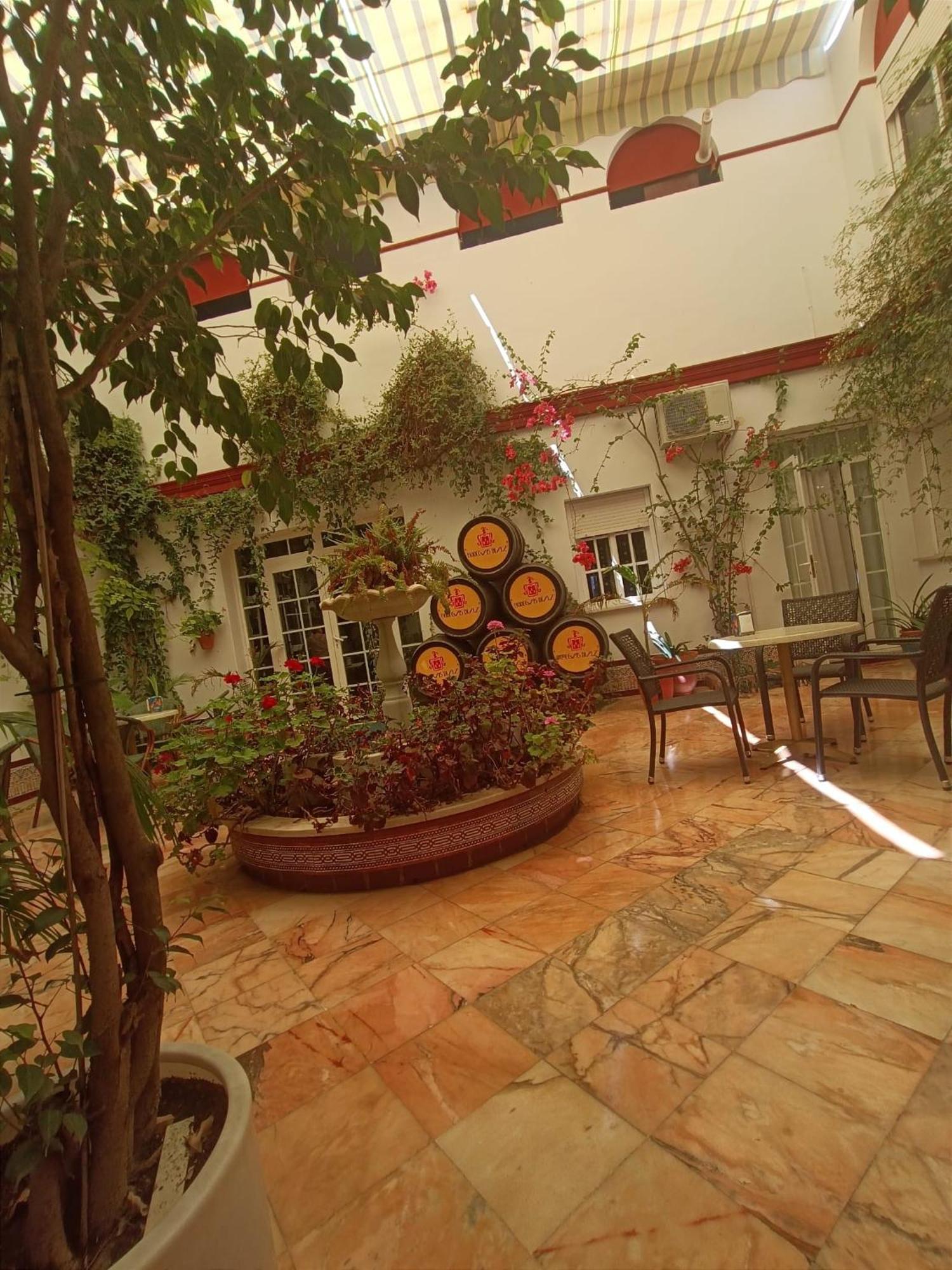 Hostal El Lirio Bollullos Par del Condado Exterior photo