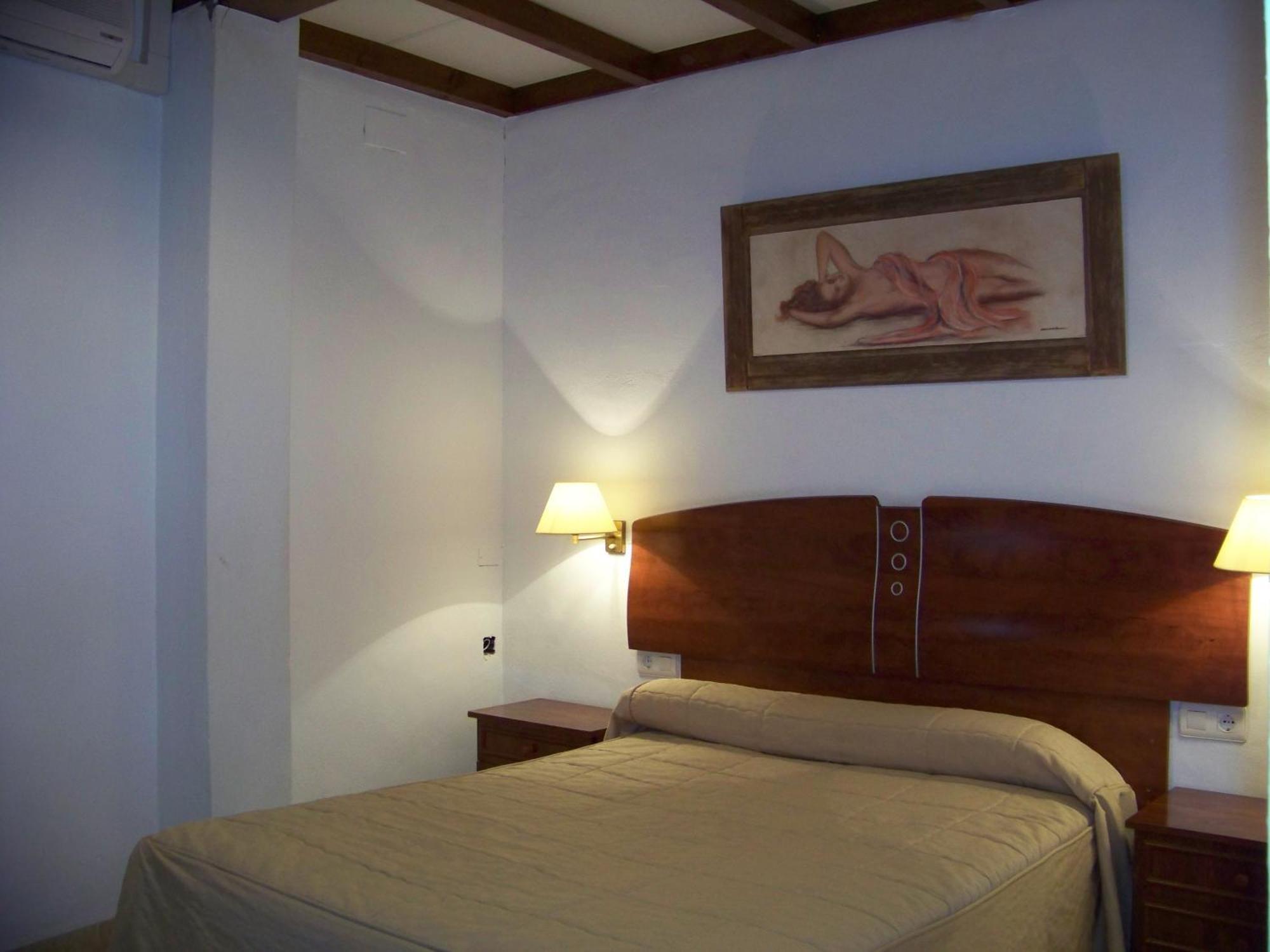 Hostal El Lirio Bollullos Par del Condado Exterior photo